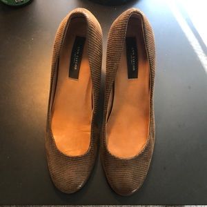 Ann Taylor leather pumps